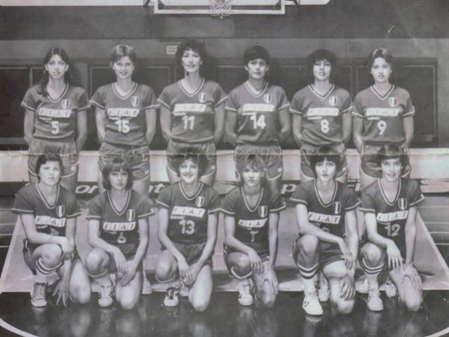 Fiat Torino Campione d’Italia 1979: Bruno Arrigoni (All.), Mariella Melon, Giusi Montanari, Silvia Daprà, Grossi Orietta, Rosanna Vergnano, Wanda Sandon, Lidia Gorlin, Angela Piancastelli, Daniela Antonione, Chiara Guzzonato, Faccin Roberta e Annamaria Meterangelis.